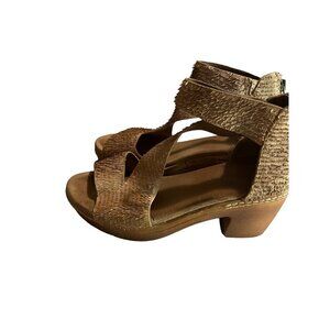 Antelope Lacie Heel Sandals Size‎  38 (7-7.5)